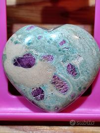 Rubino nello Zoisite Naturale - Cuore da 95 g .
