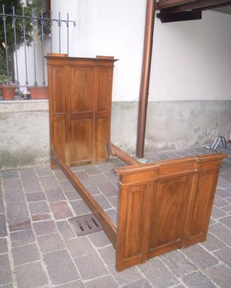 Letto singolo in legno massello di noce