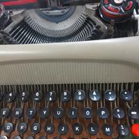 macchina da scrivere Olivetti 44