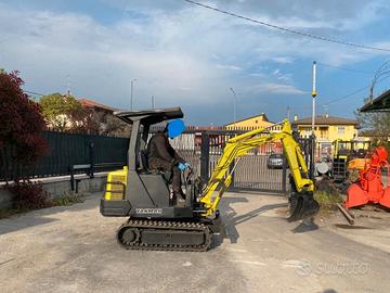 E139 Mini escavatore 17 q Yanmar B17