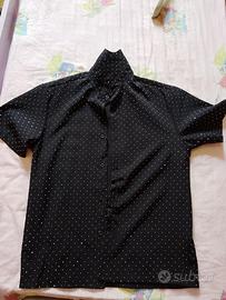 Camicia a maniche corte nera a pois bianchi