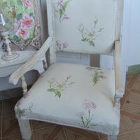 POLTRONCINA con tappezzeria nuova sanderson