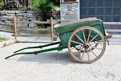 Carretti agricoli decorativi