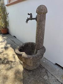 Fontana da giardino in cemento effetto granito