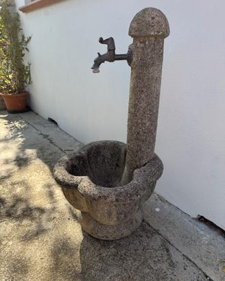 Fontana da giardino in cemento effetto granito