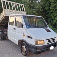 Splendido iveco daily ribaltabile TURBO 7POSTI