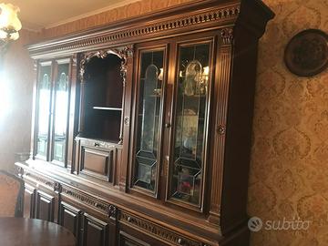 Credenza / mobile da soggiorno in legno massello