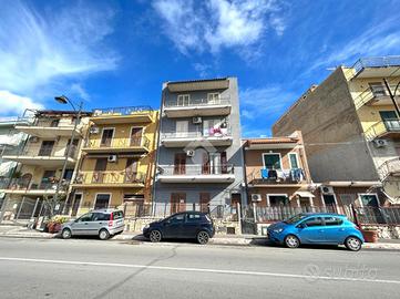 4 LOCALI A FICARAZZI