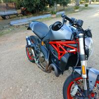 Ducati monster 821