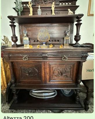 Antica Credenza Buffet con Alzata –  Intagliata
