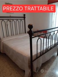 RIBASSO LETTO ANTICO IN FERRO BATTUTO 