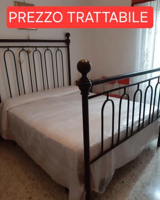 RIBASSO LETTO ANTICO IN FERRO BATTUTO 