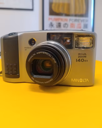 Minolta Riva Zoom 140 EX fotocamera pellicola 35mm