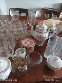 stock bicchieri ed al altro
