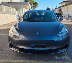 Tesla Model 3 Long Range Dual Motor con Autopilot