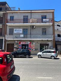 Appartamento+locale commerciale Vairano Scalo (CE)