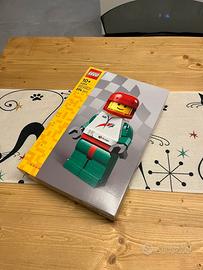 LEGO - Grande minifigure di pilota da corsa