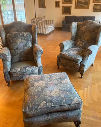 Coppia Poltrone Bergère Vintage con Pouf