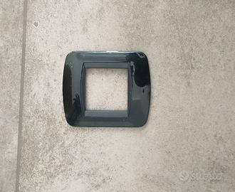 Placca presa elettrica BTicino living light