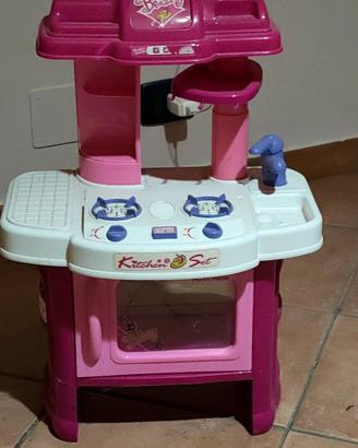 Cucina giocattolo