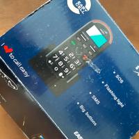 Cellulare con tasto SOS