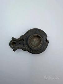Lucerna Romana in Bronzo Decorata I-II sec. d.C.
