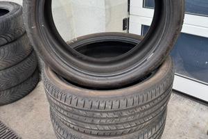 Gomme 245/40 R21 RFL
