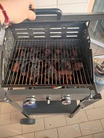 Barbecue a gas con pietra lavica