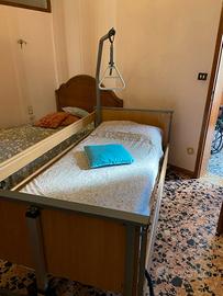 letto ospedaliero, carrozzina , sedia da comodo