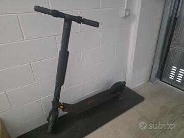 monopattino elettrico 

Segway  e45e