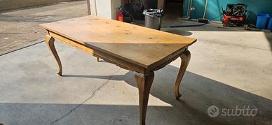 TAVOLI IN LEGNO