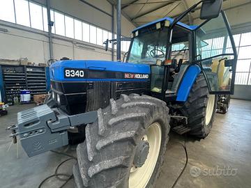 TRATTORE NEW HOLLAN 8340