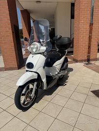Aprilia Scarabeo 125