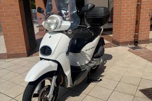 Aprilia Scarabeo 125