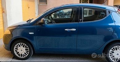 Lancia Ypsilon Blu 