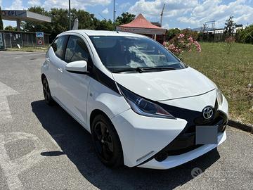 Toyoya Aygo 1.0 VVT-i 69 CV 5porte x-play MMT