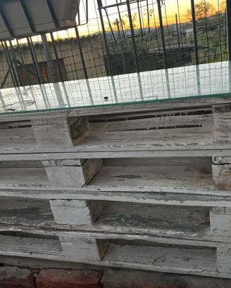 Pallet da restaurate con vetro