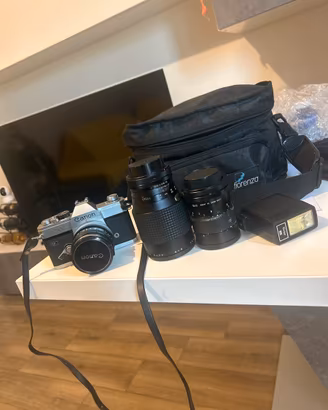 Kit Canon FTb + 3 obiettivi + flash + borsa