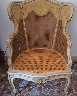 Poltrona liberty anni '20 in legno e paglia di