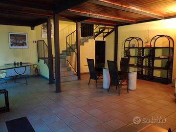 Arona locale commerciale + box quadruplo