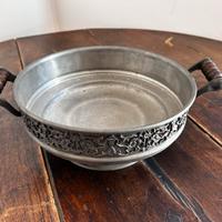 Antica ciotola in peltro lavorata a mano