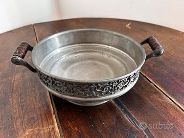 Antica ciotola in peltro lavorata a mano