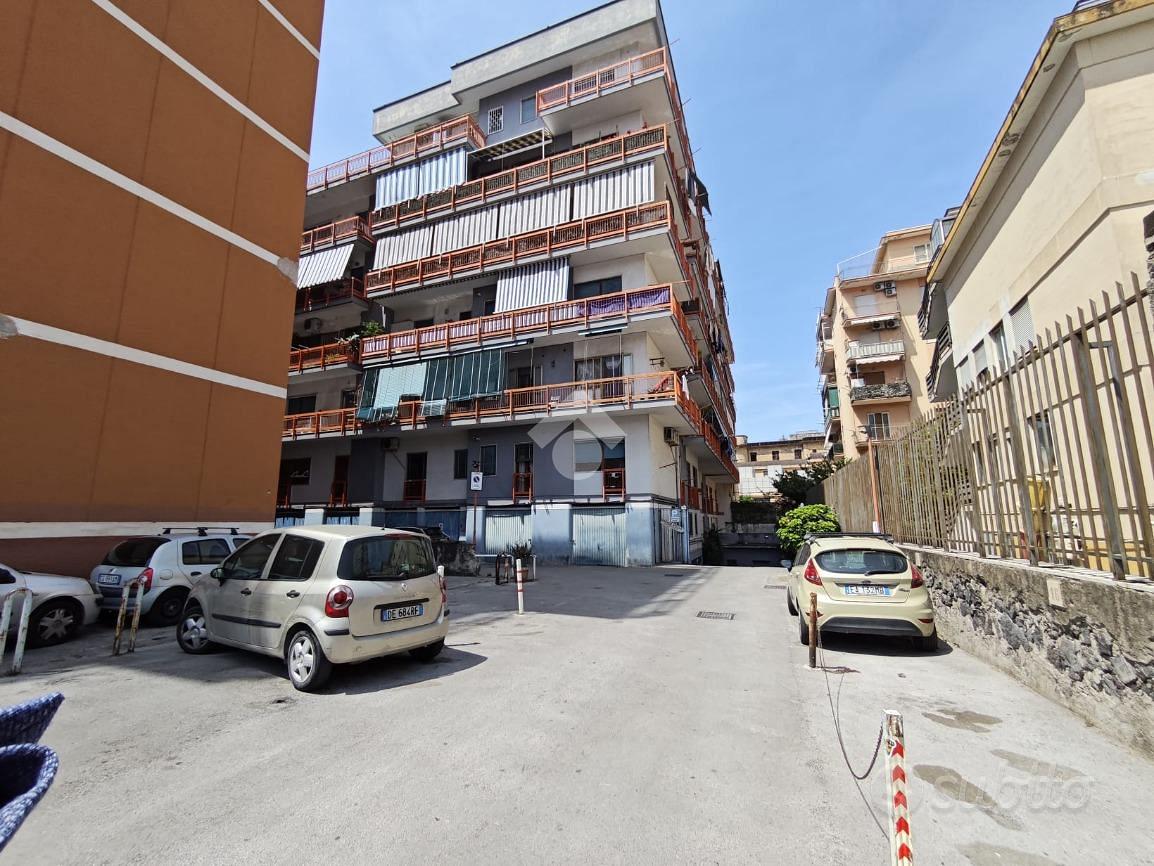5 LOCALI A CASTELLAMMARE DI STABIA - Vista 3