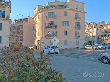 3 LOCALI A POZZUOLI