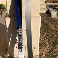 Atomic Backland scialpinismo con attacchi