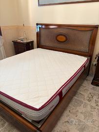 Letto matrimoniale a contenitore in legno massello