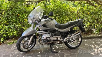 BMW R1150R colore grigio.