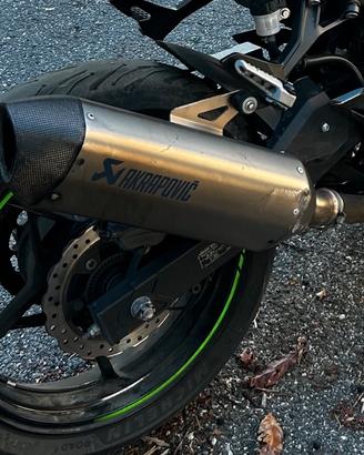 Scarico Akrapovic  (originale) prezzo trattabile