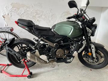 Voge 300 Ac Trofeo (verde oliva brillante)