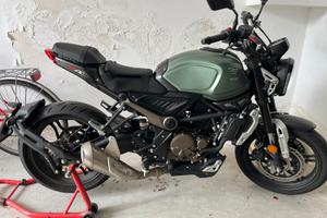 Voge 300 Ac Trofeo (verde oliva brillante)